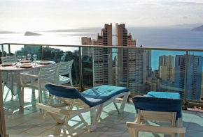 Stunning sea views from a 2-bedroom apartment on the 26th floor, Benidorm